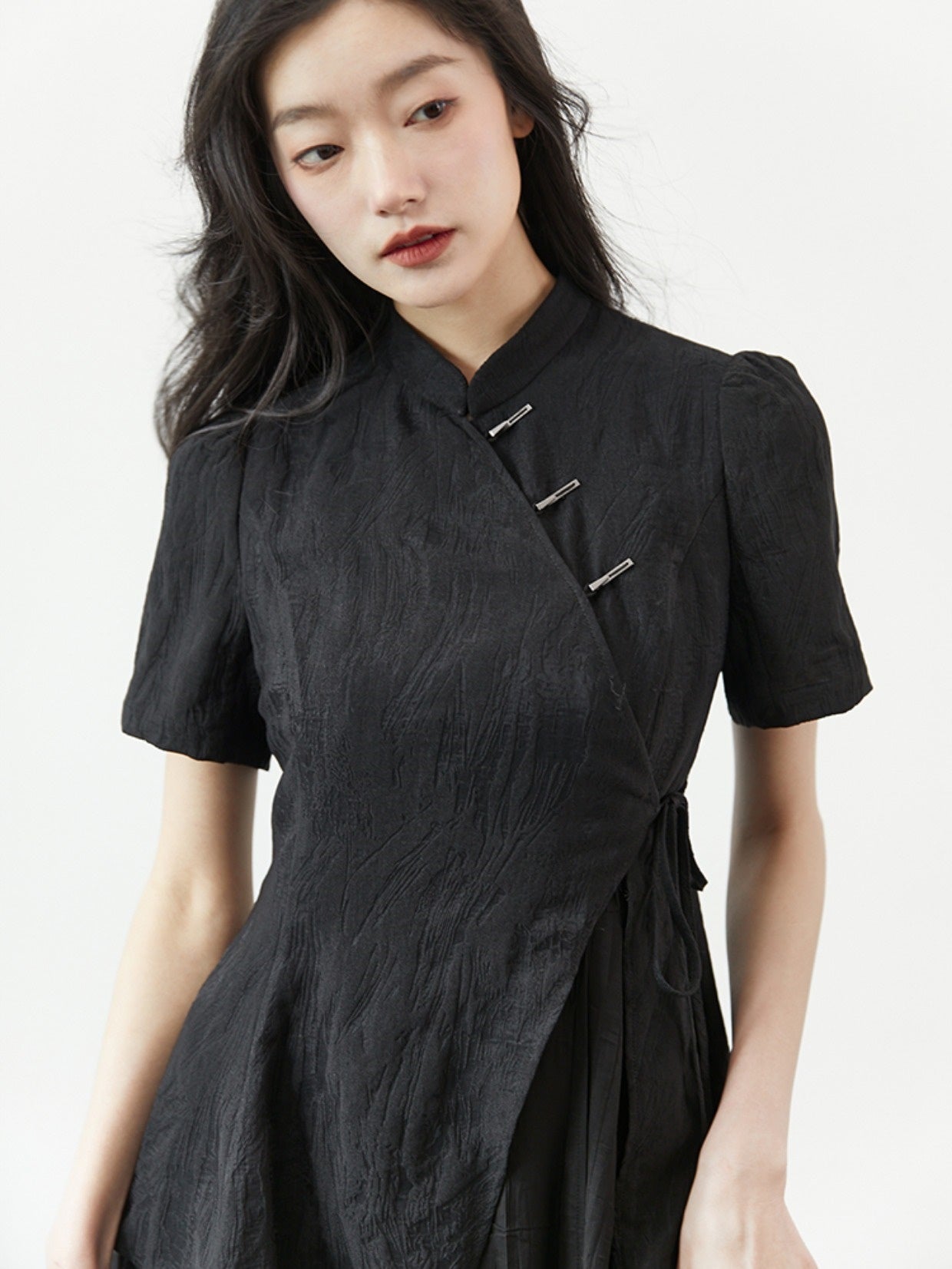 Cachecoeur 맛 스탠드 업 칼라 드레스