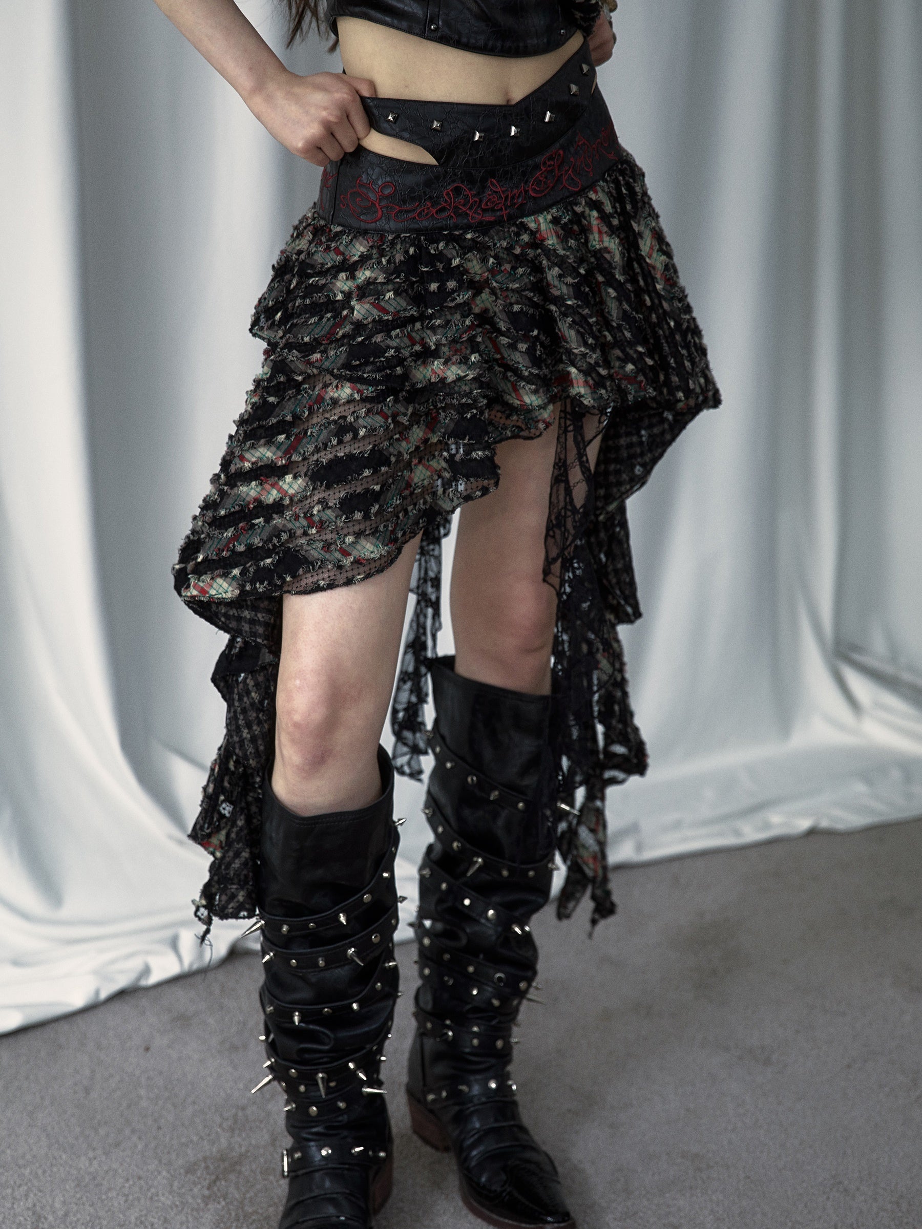 Stitching Embroidered Skirt & Lace Stitch Leather Tube Top