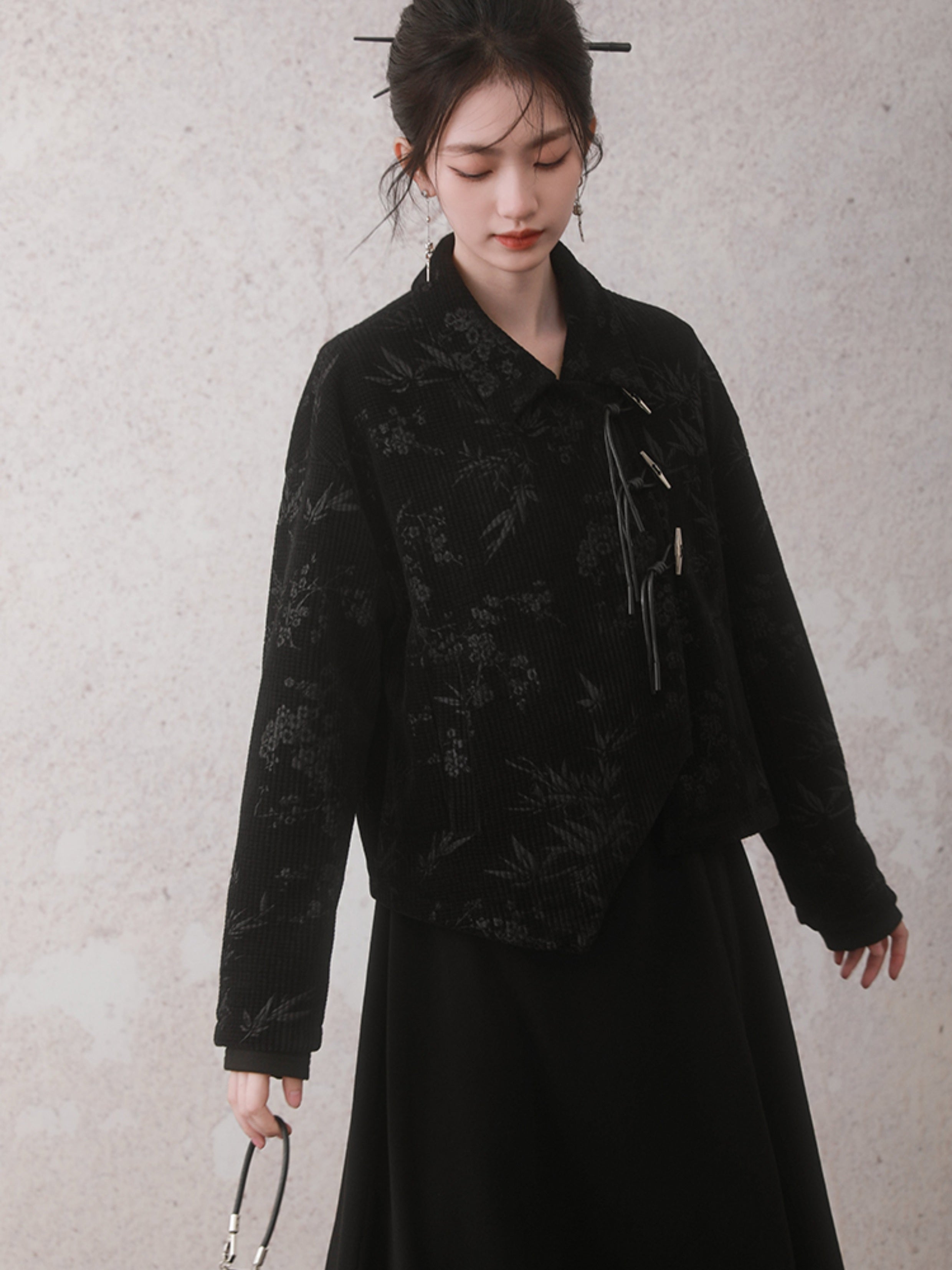 대나무 잎은 엠보싱 된 비스듬한 옷깃 짧은 재킷