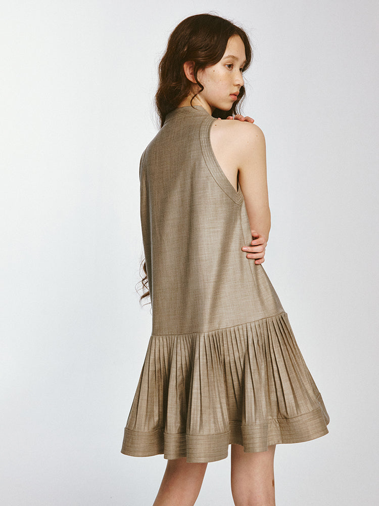 Robe sans manches en trois dimensions plissées