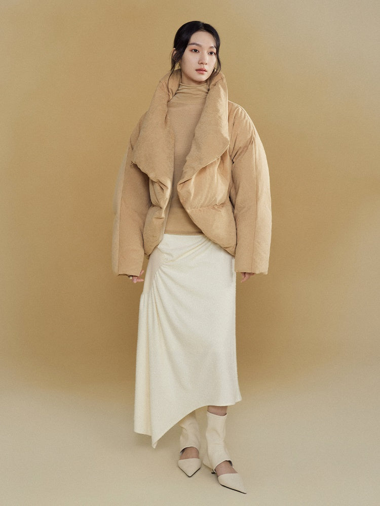 Gestapelte Knackpackung gebogen