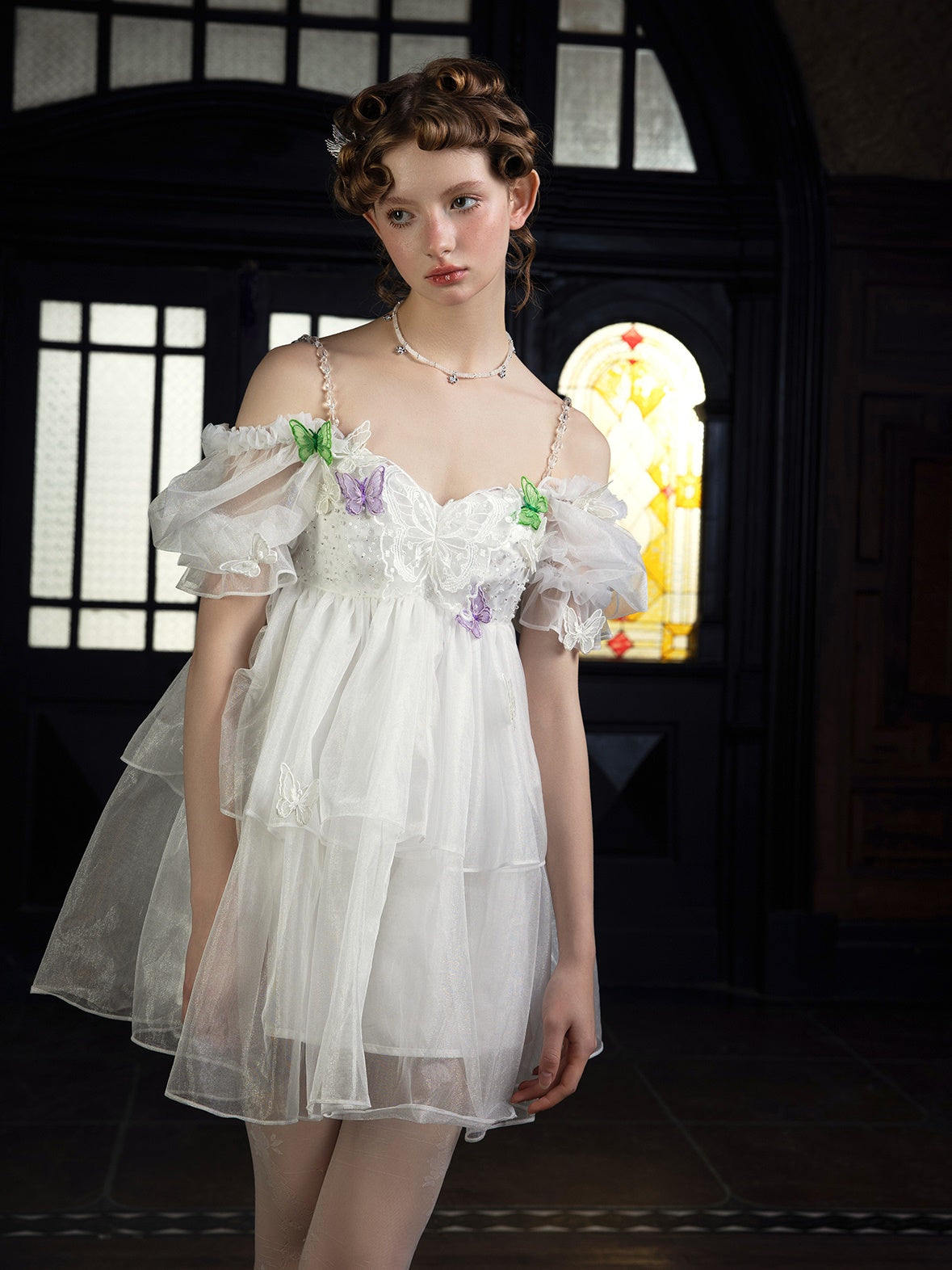 Robe à manches bouffées en trois dimensions