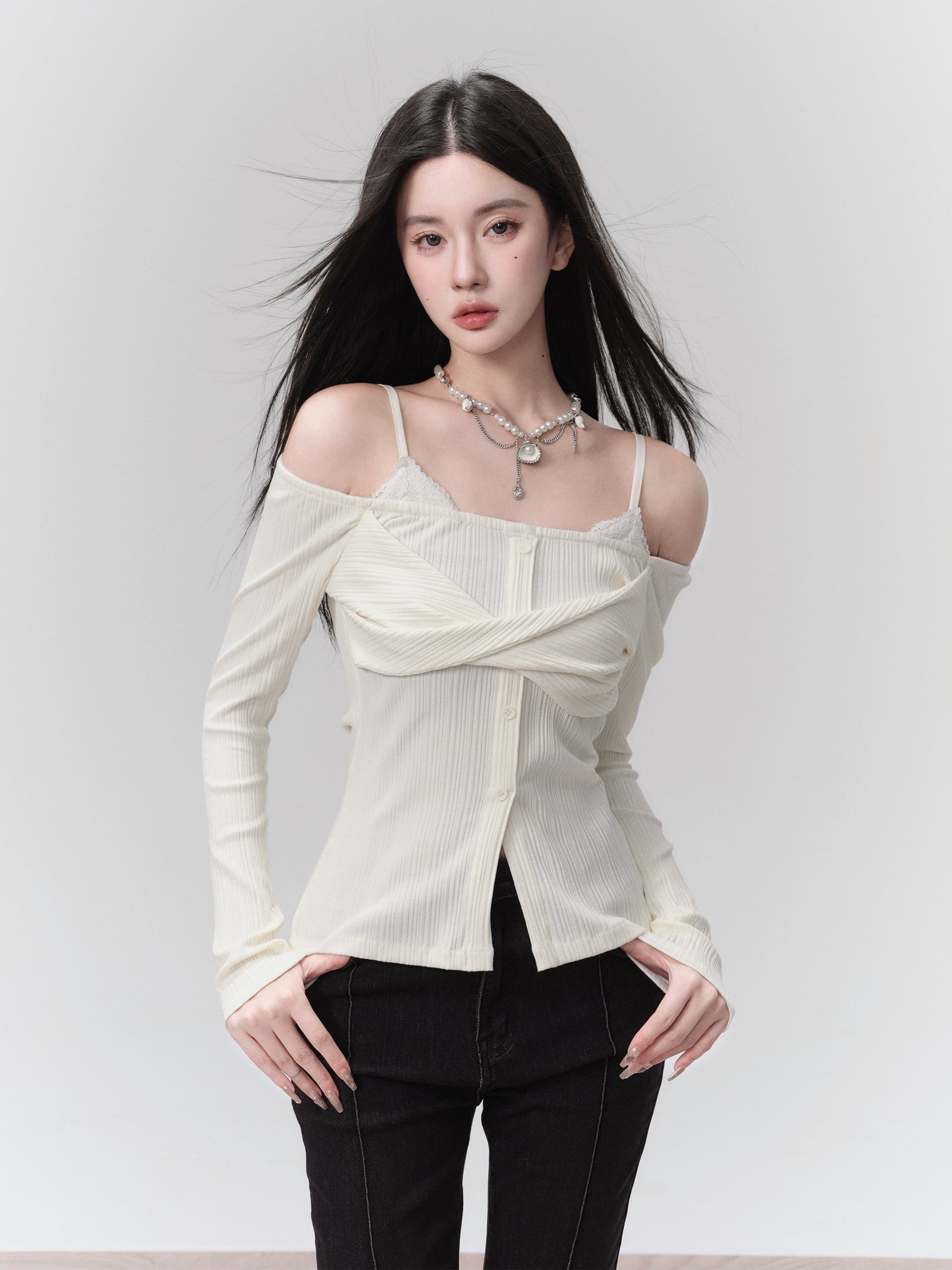 Fake Two-piece Knotted One-shoulder Top