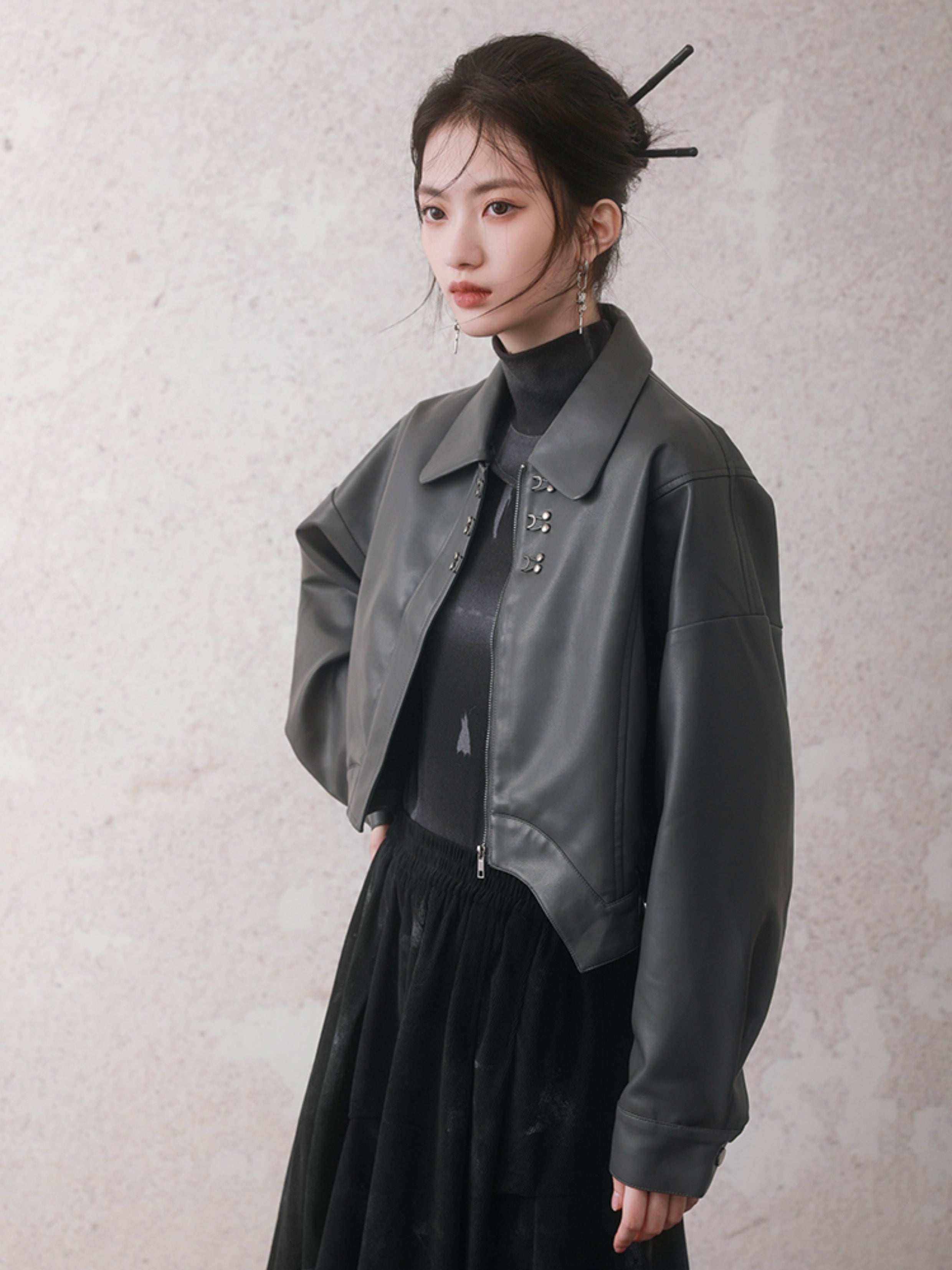 느슨한 짧은 가죽 자켓