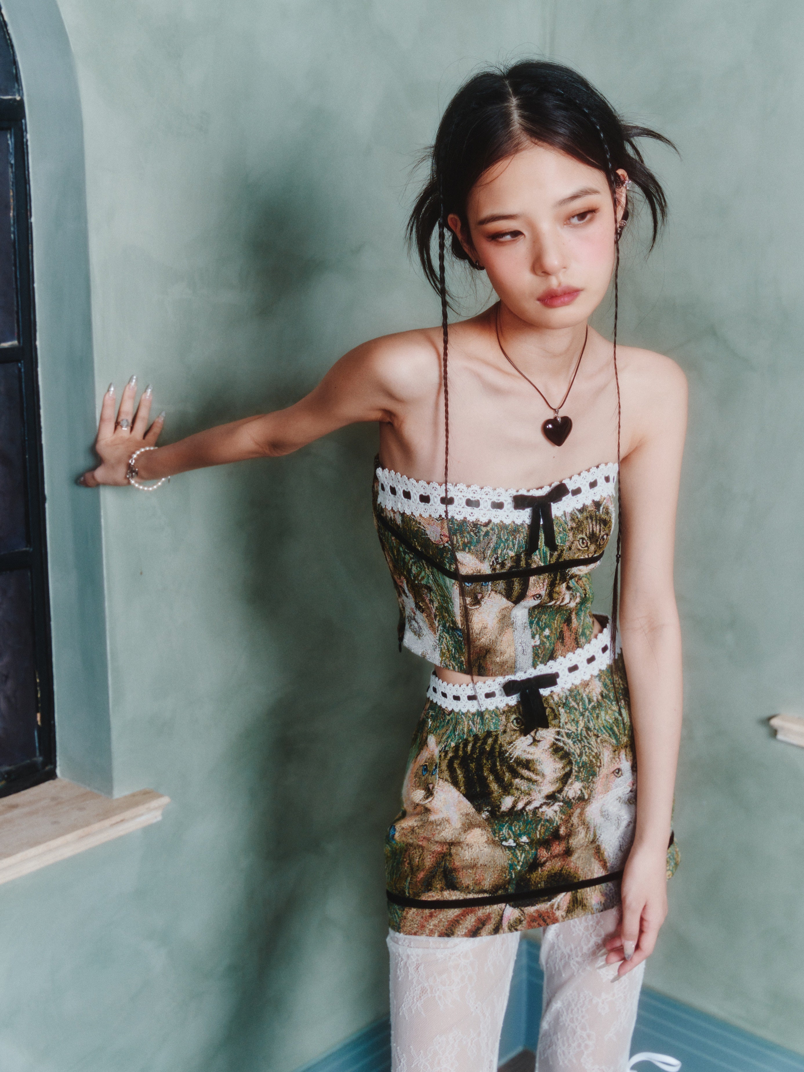 Lace Edge Bow Cat Jacquard Bare Top & Skirt