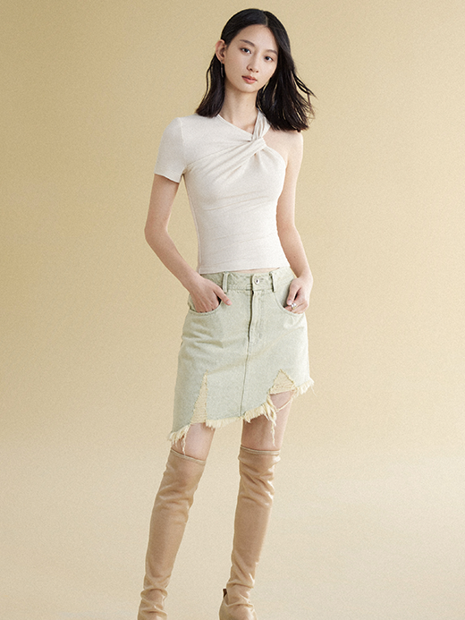 One-sleeve Kink Short T-shirt