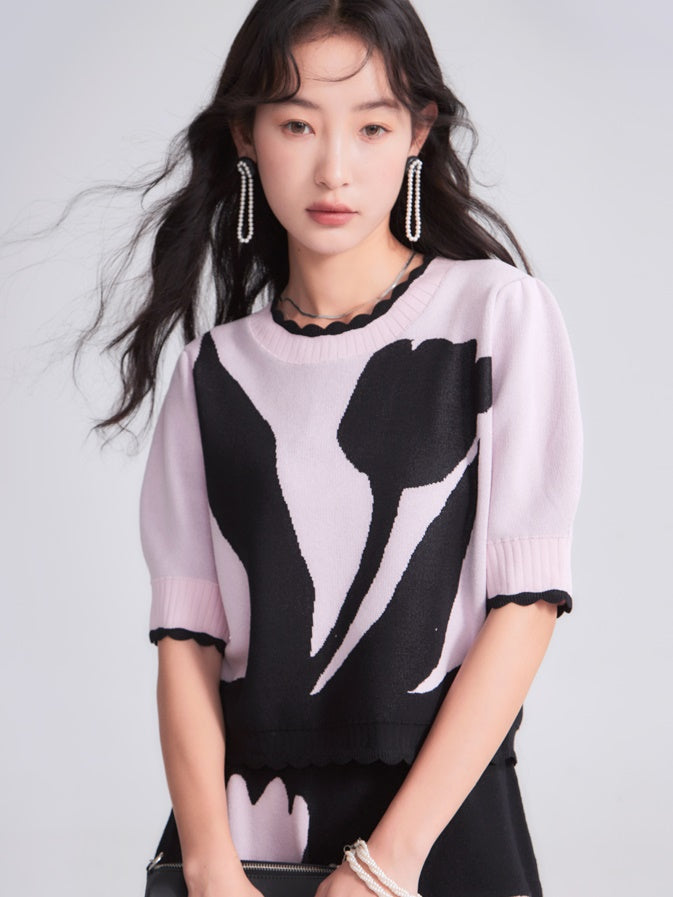 Tulip Contrast Color Short-Sleeeded Knit & Skirt