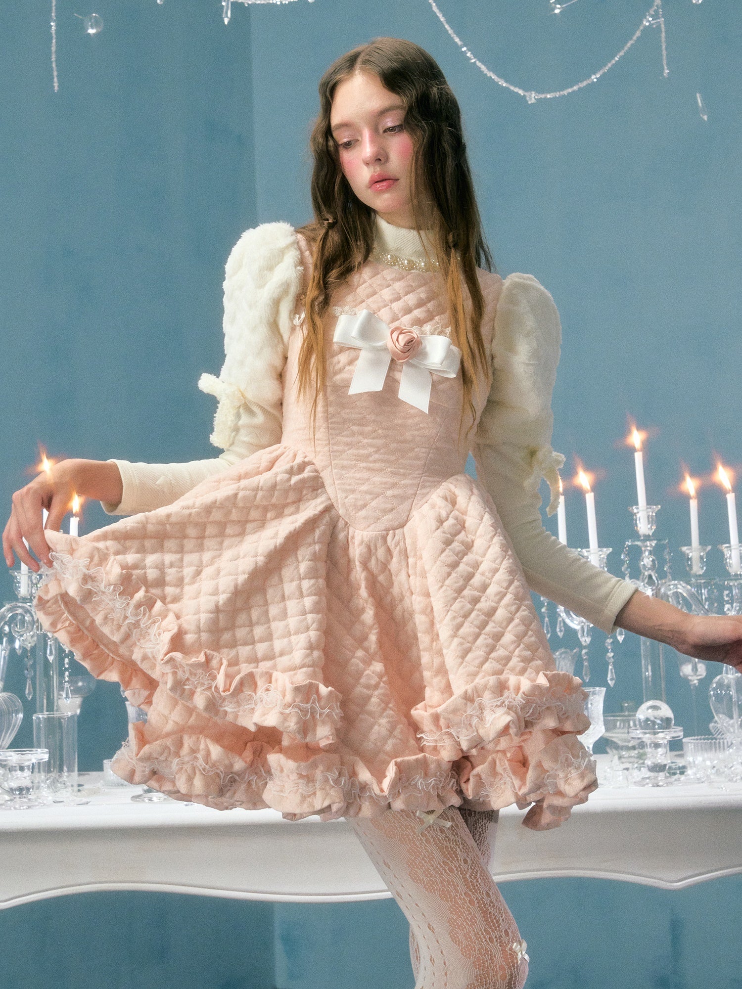 Spitze gesteppte Bower Brosche Sunddress & Puffärmel. Top