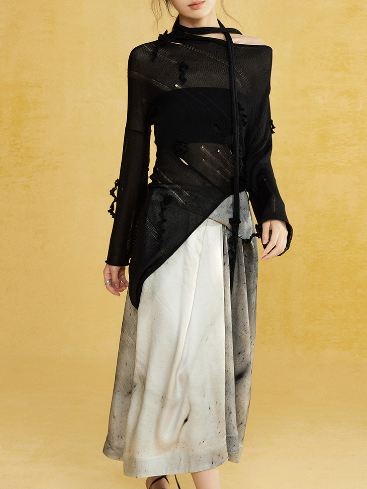 Slant-Hals unregelmäßiger Saumlochpullover