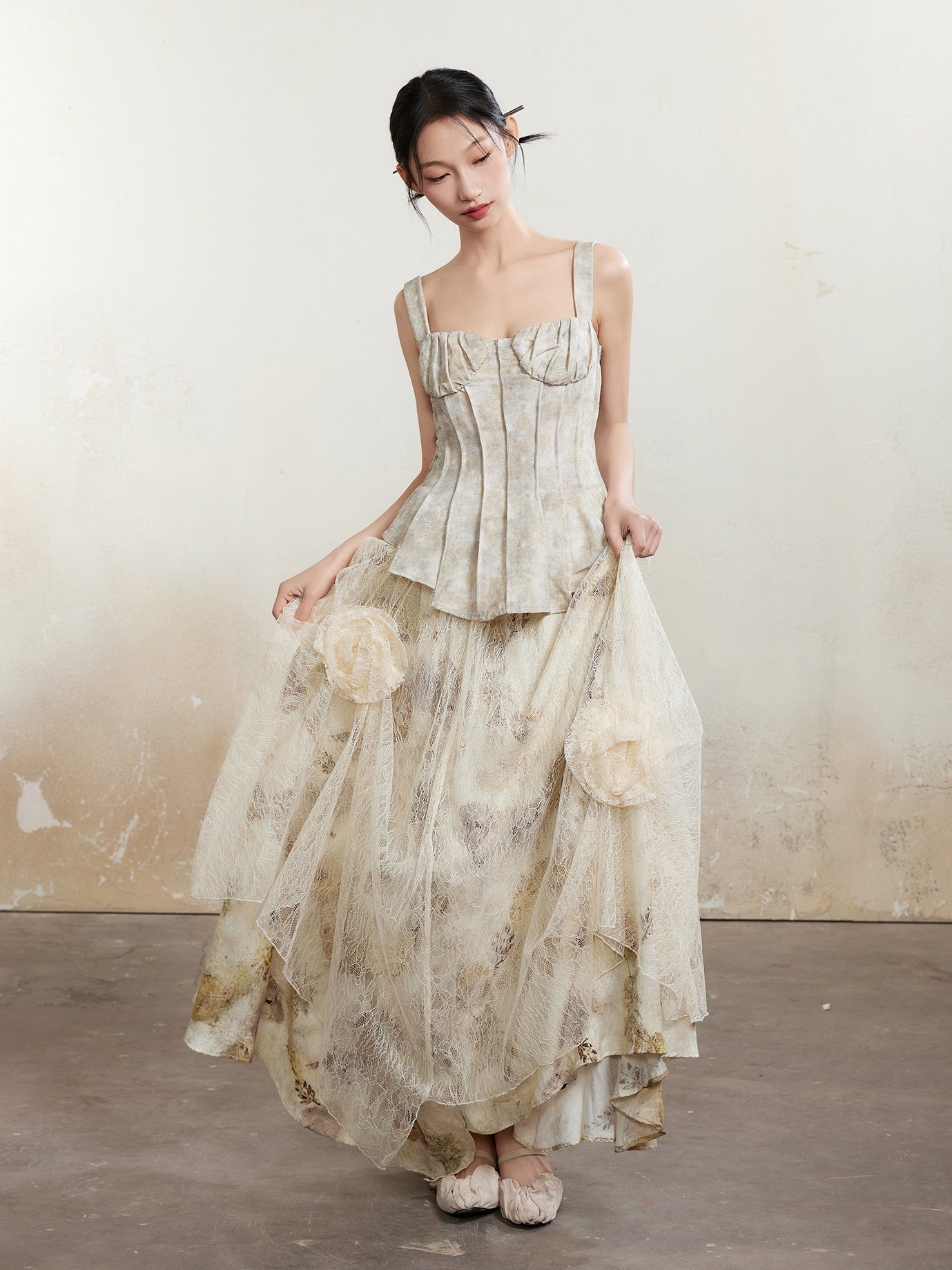 Romantic Slim Pleat Suspender Top