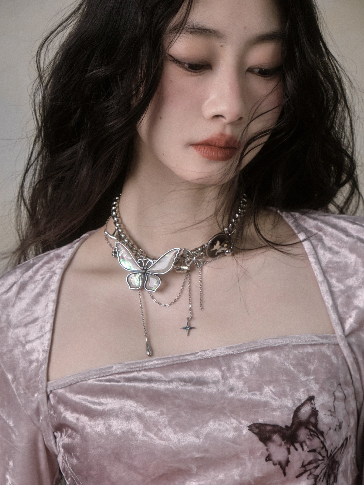 Retro Niche Butterfly Chain Choker