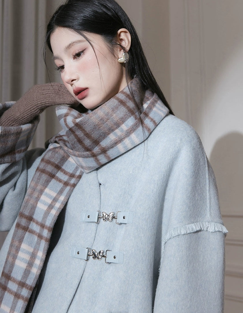 Plaid-Halbjacke und Rock mit V-Ausschnitt