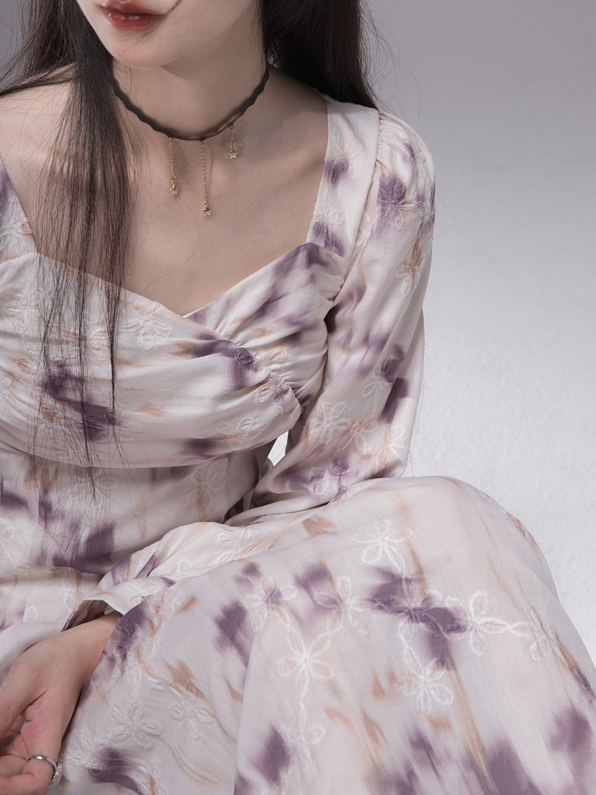 Coffre floral brumeux robe imprimée rassemblée