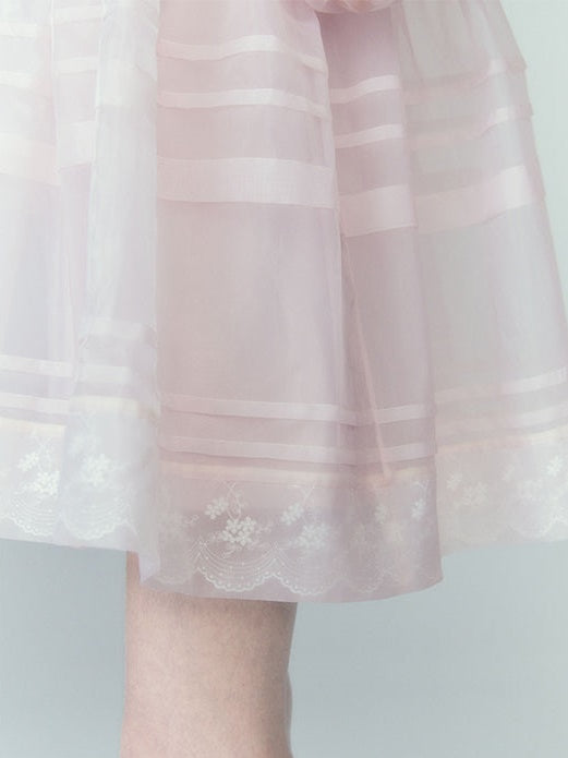 A- 라인 메쉬 깎아 지른 레이스 헴 디자인