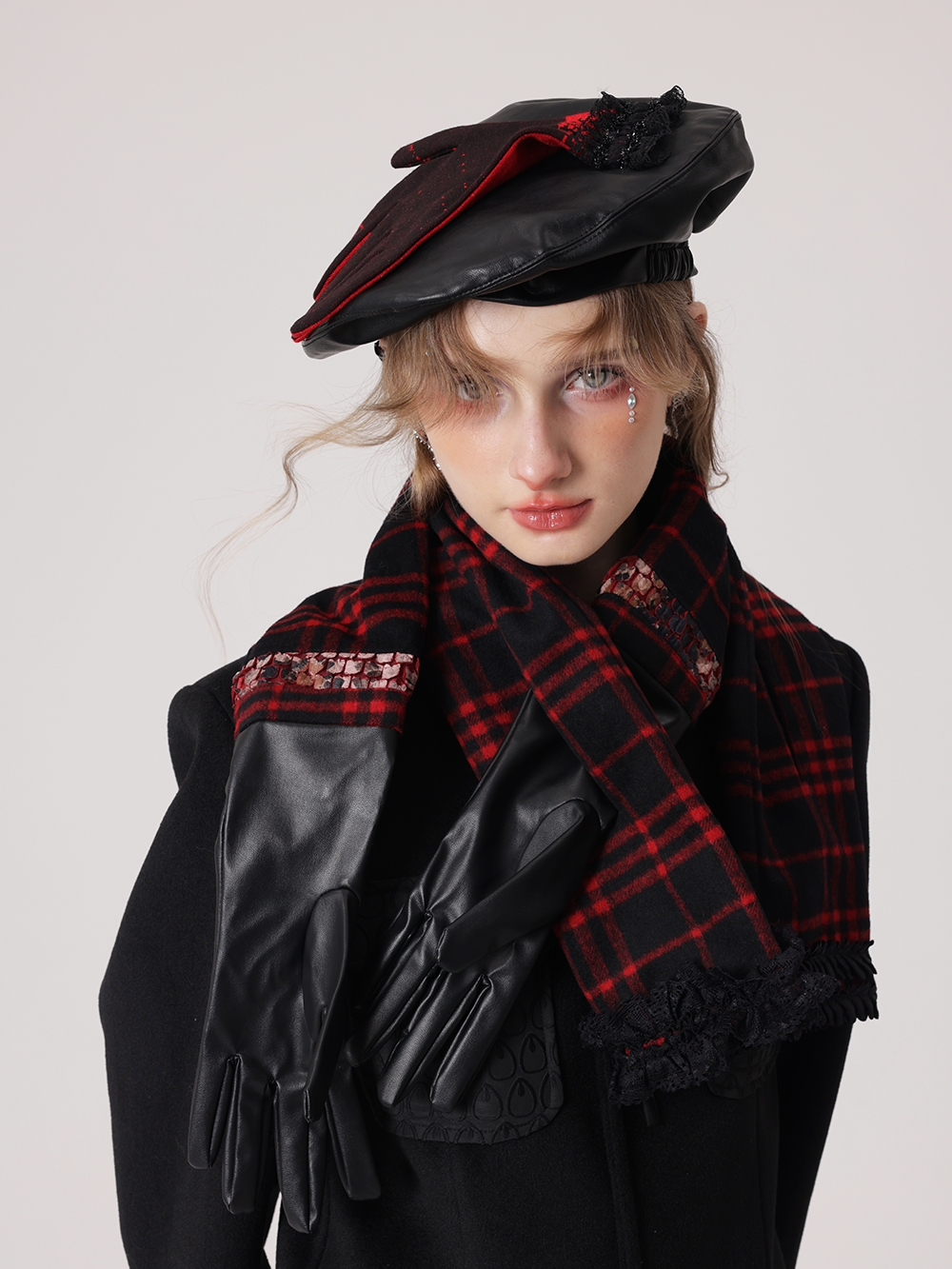 Kontrastkarette Spitzestichhandschuh Baskenbauer & Stola