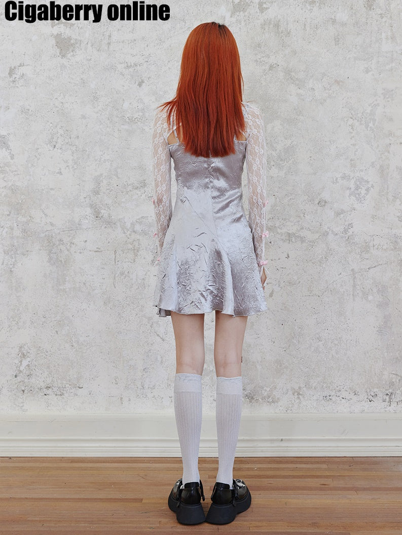 반짝이는 중공 서스펜더 드레스 & 레이스 슬리브