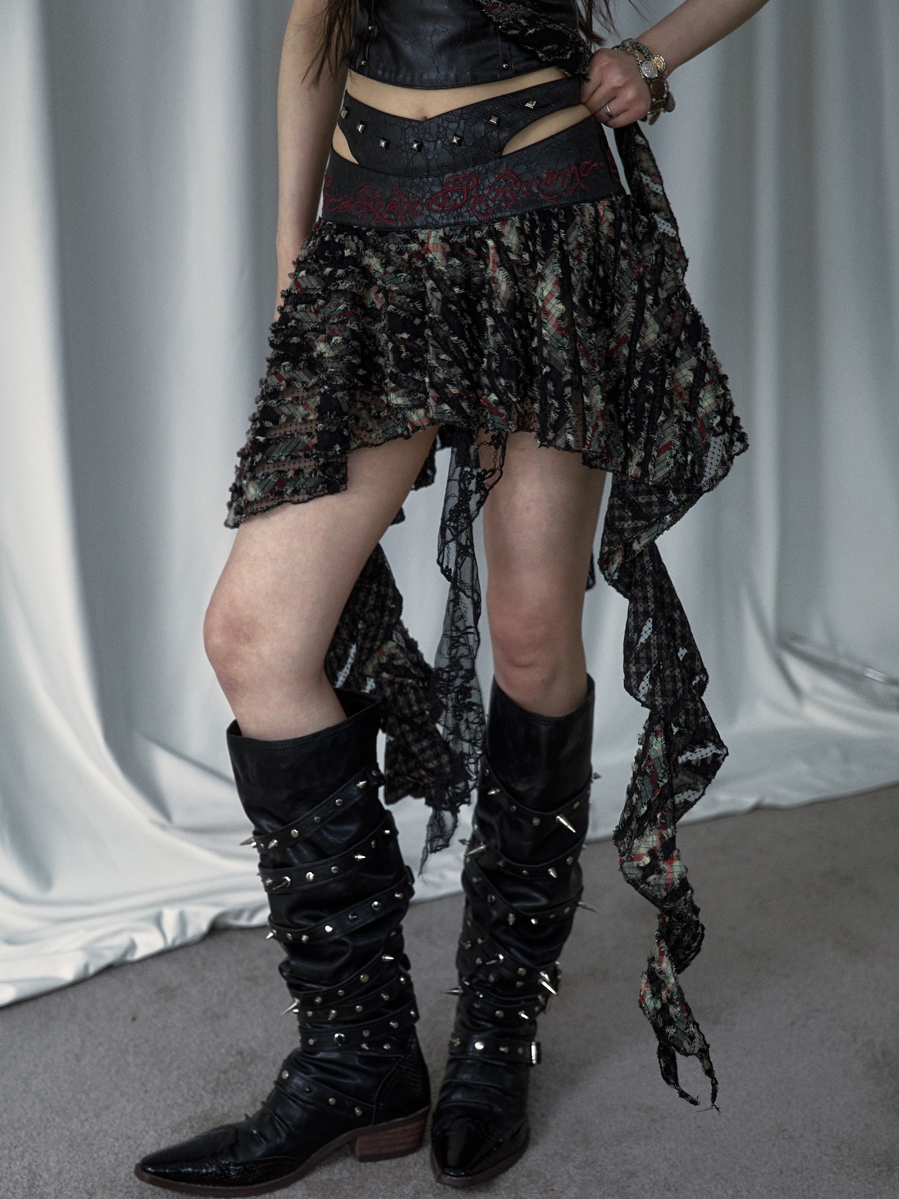 Stitching Embroidered Skirt & Lace Stitch Leather Tube Top