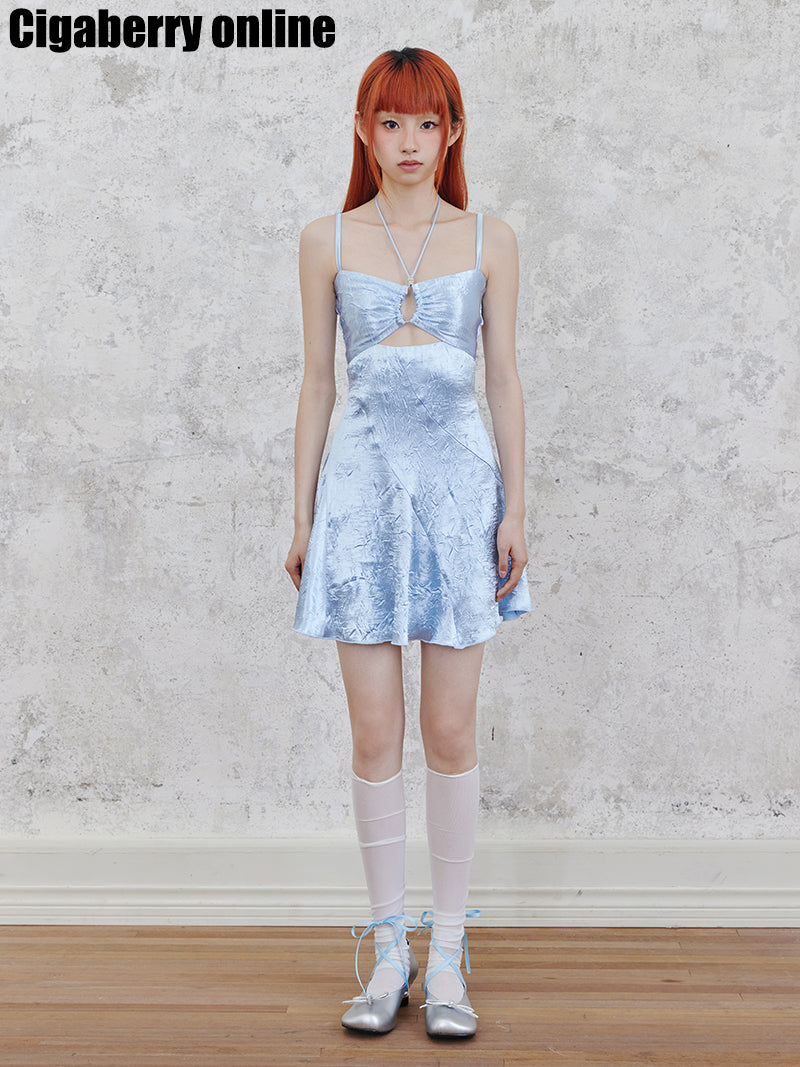 반짝이는 중공 서스펜더 드레스 & 레이스 슬리브