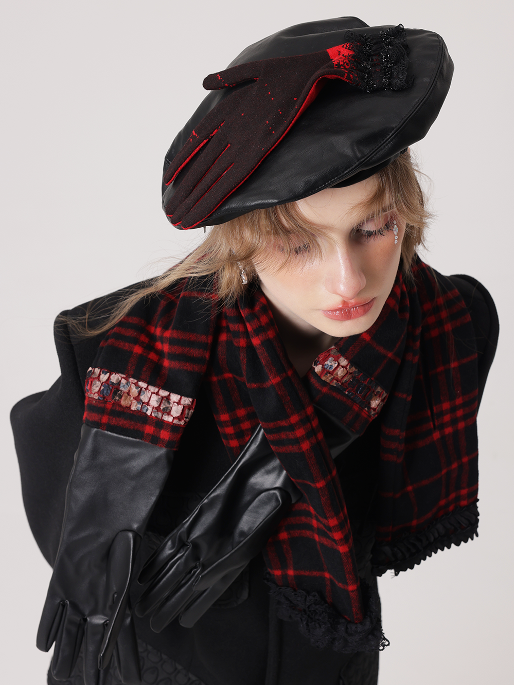 Kontrastkarette Spitzestichhandschuh Baskenbauer & Stola