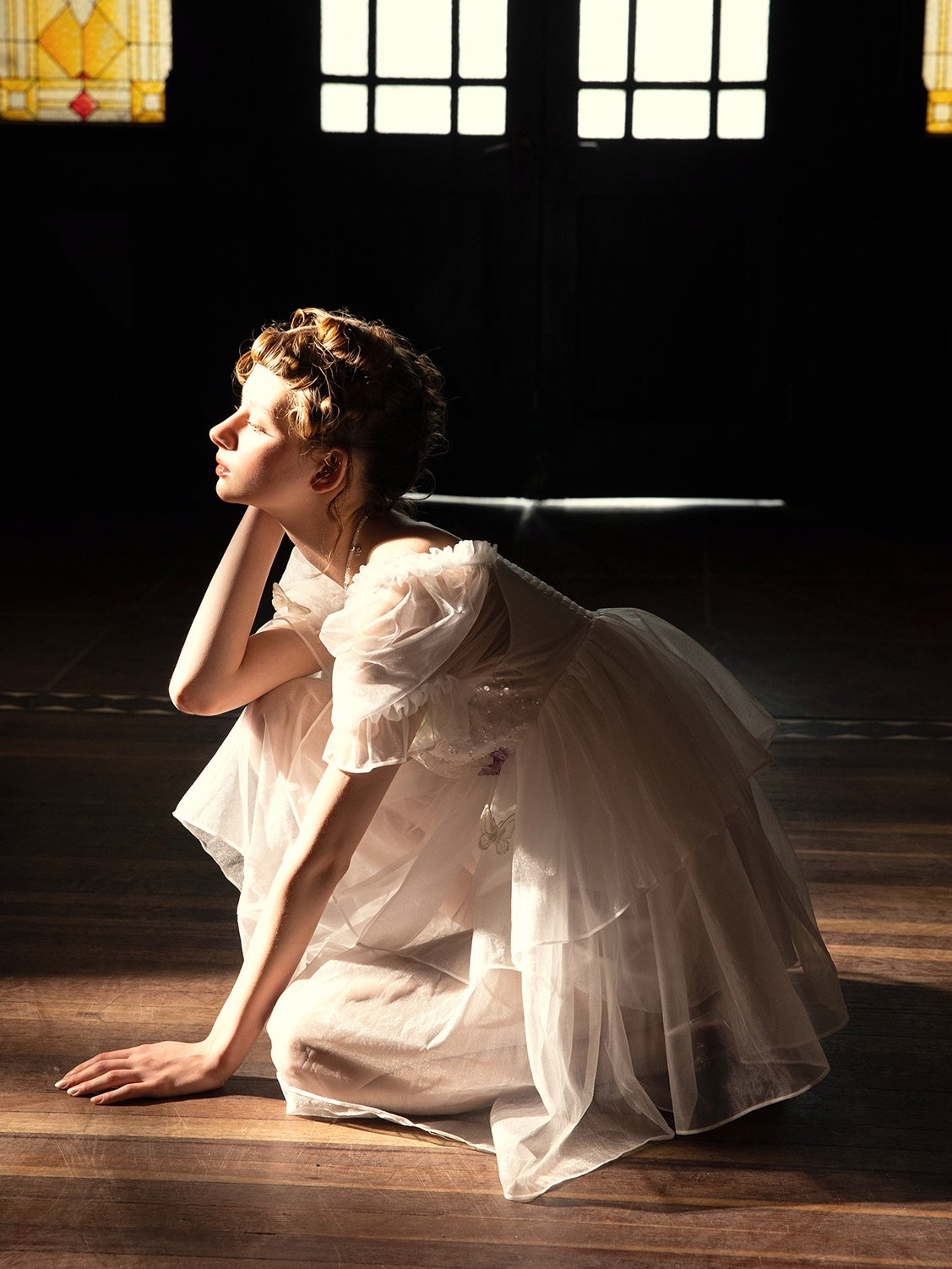 Robe à manches bouffées en trois dimensions