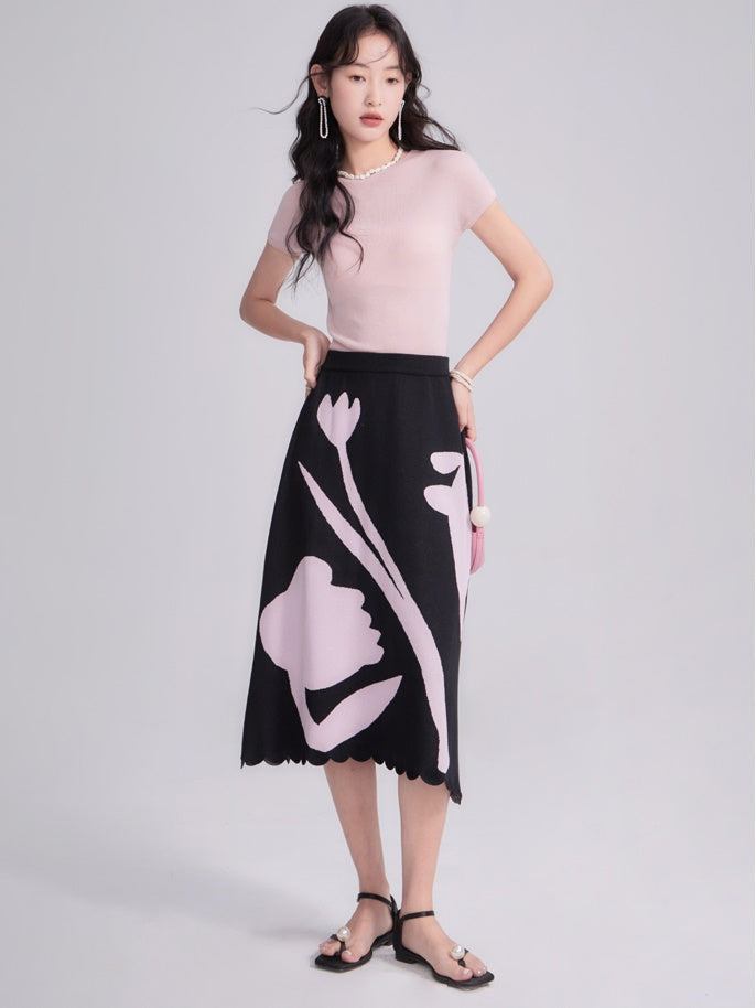 Tulip Contrast Color Short-Sleeeded Knit & Skirt