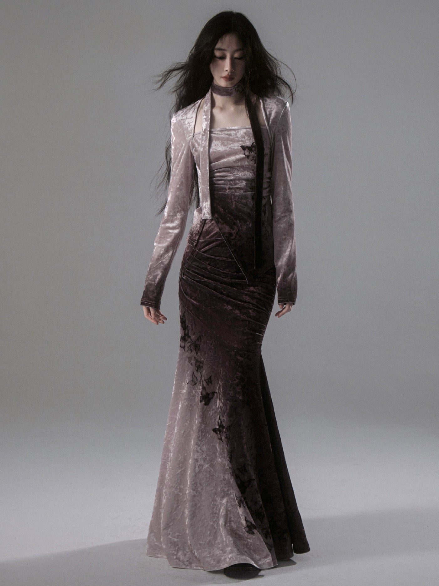 나비 그라디언트 측면 슬릿 벨벳 상단 및 긴 인어 치마