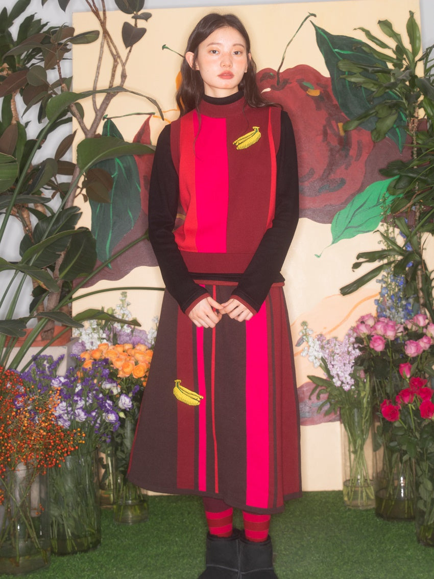 Banana Stickerei gestreifte Strickweste & Rock