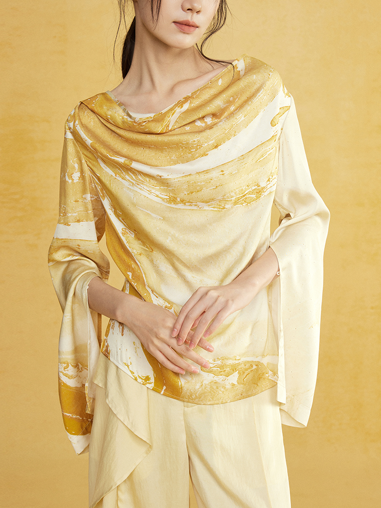 Swing Collar Wide Sleeve Drape Top