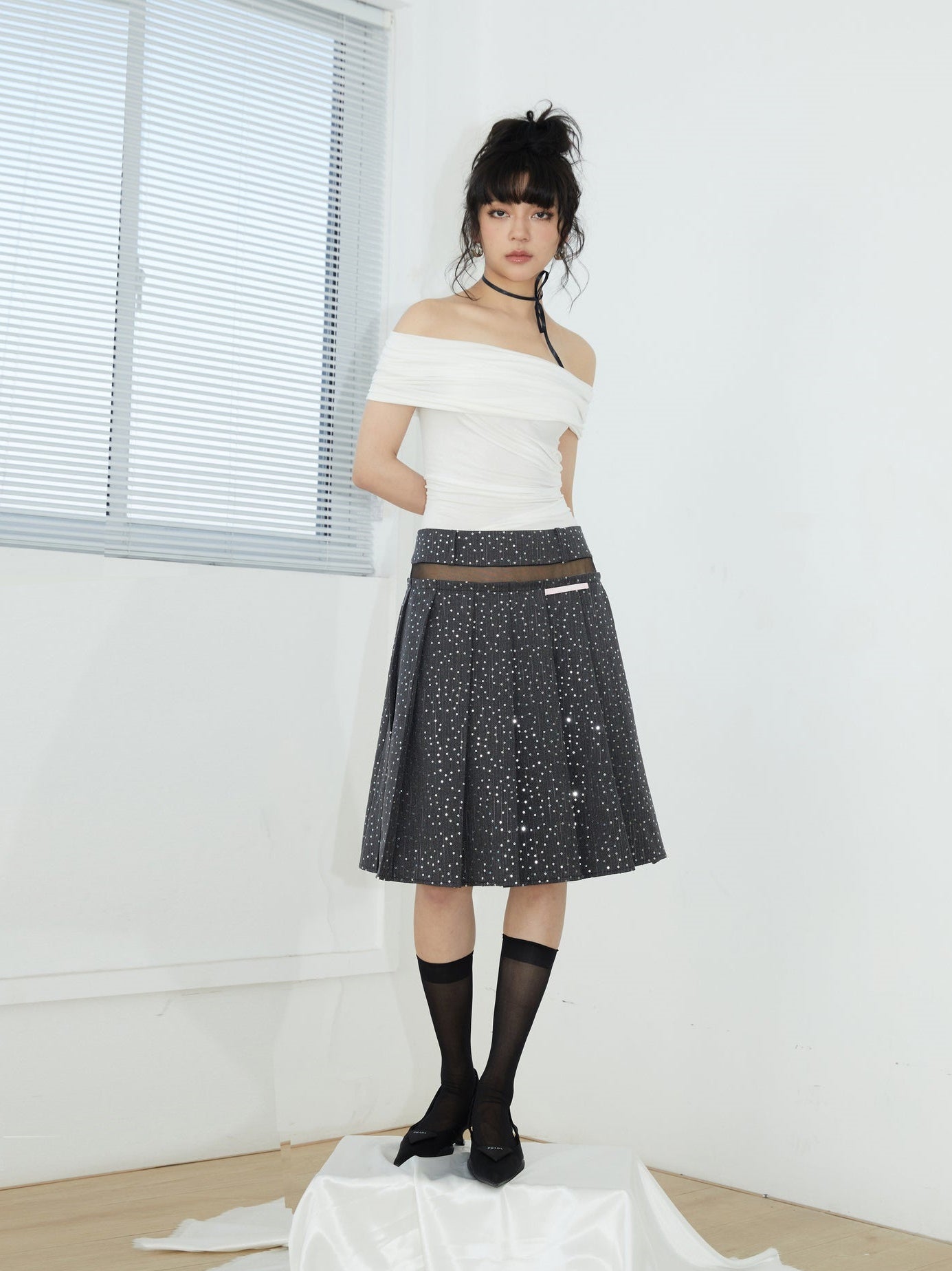 Waistless Sparkling Sequin Pleat Skirt