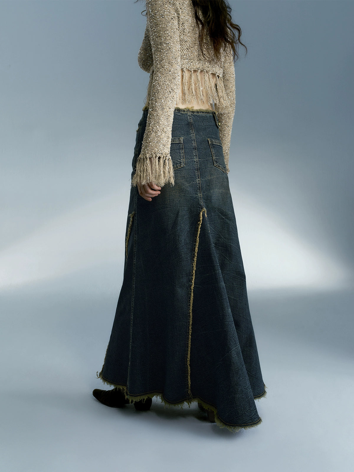 Commutation de la sirène à longue jupe en jean