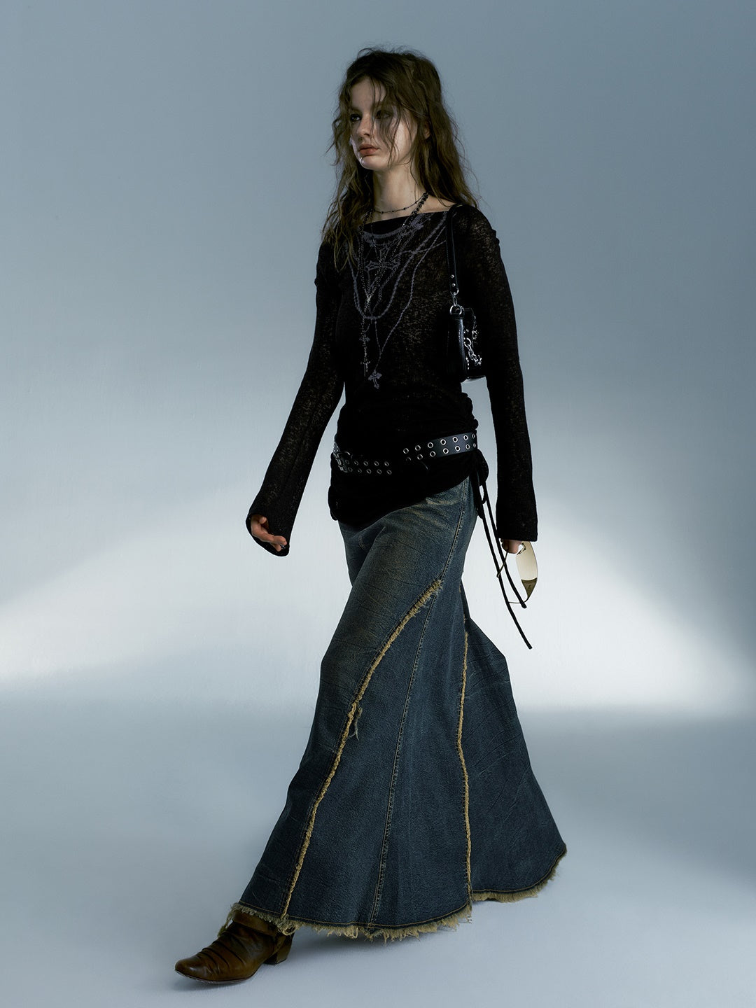 Commutation de la sirène à longue jupe en jean