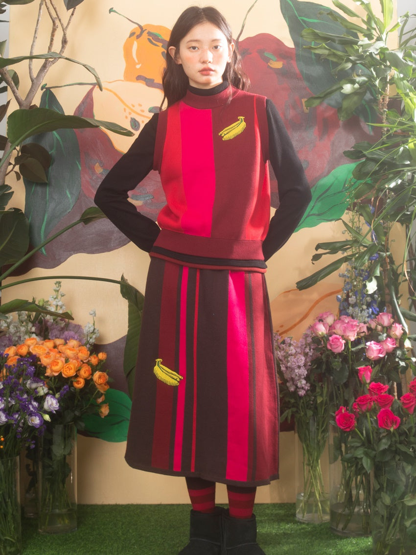 Banana Stickerei gestreifte Strickweste & Rock