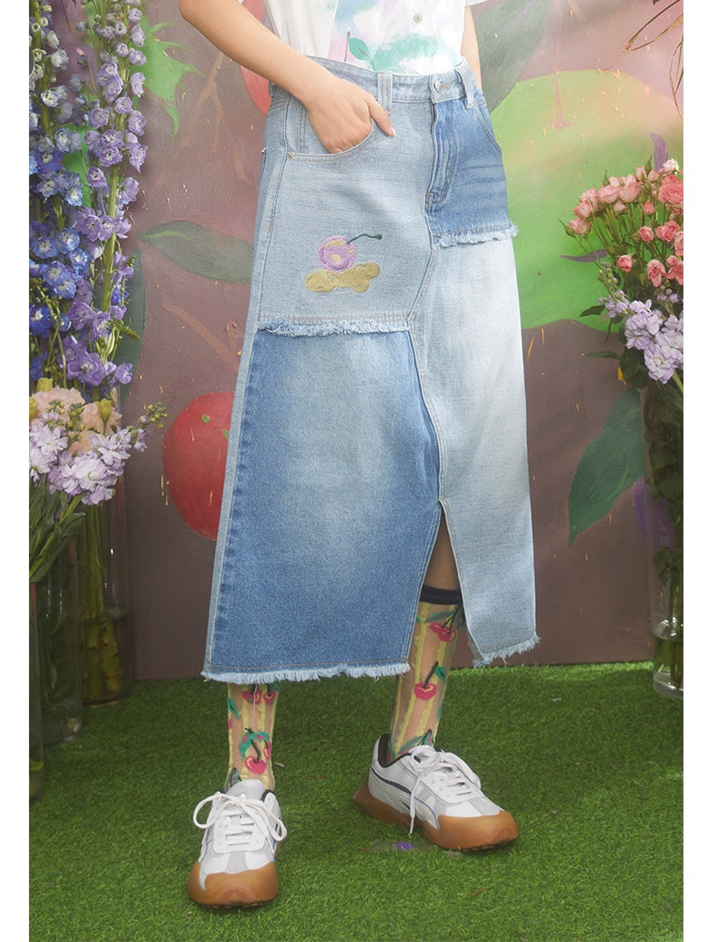 Cream Cherry Embroidery Contrasting Color Raw Edge Denim Skirt