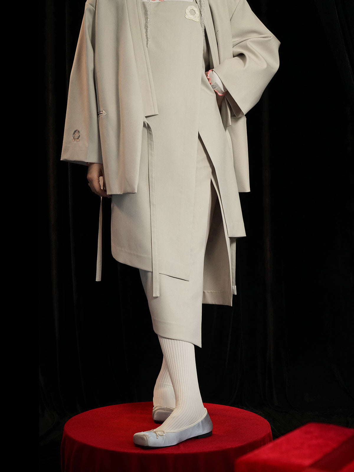 Sticked hoher Taillenschlitz -Hüftrock