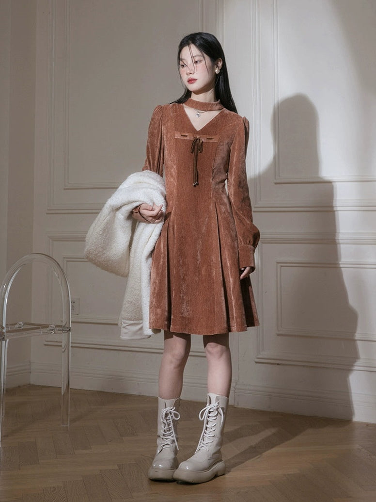 Robe courte en velours en V-à col