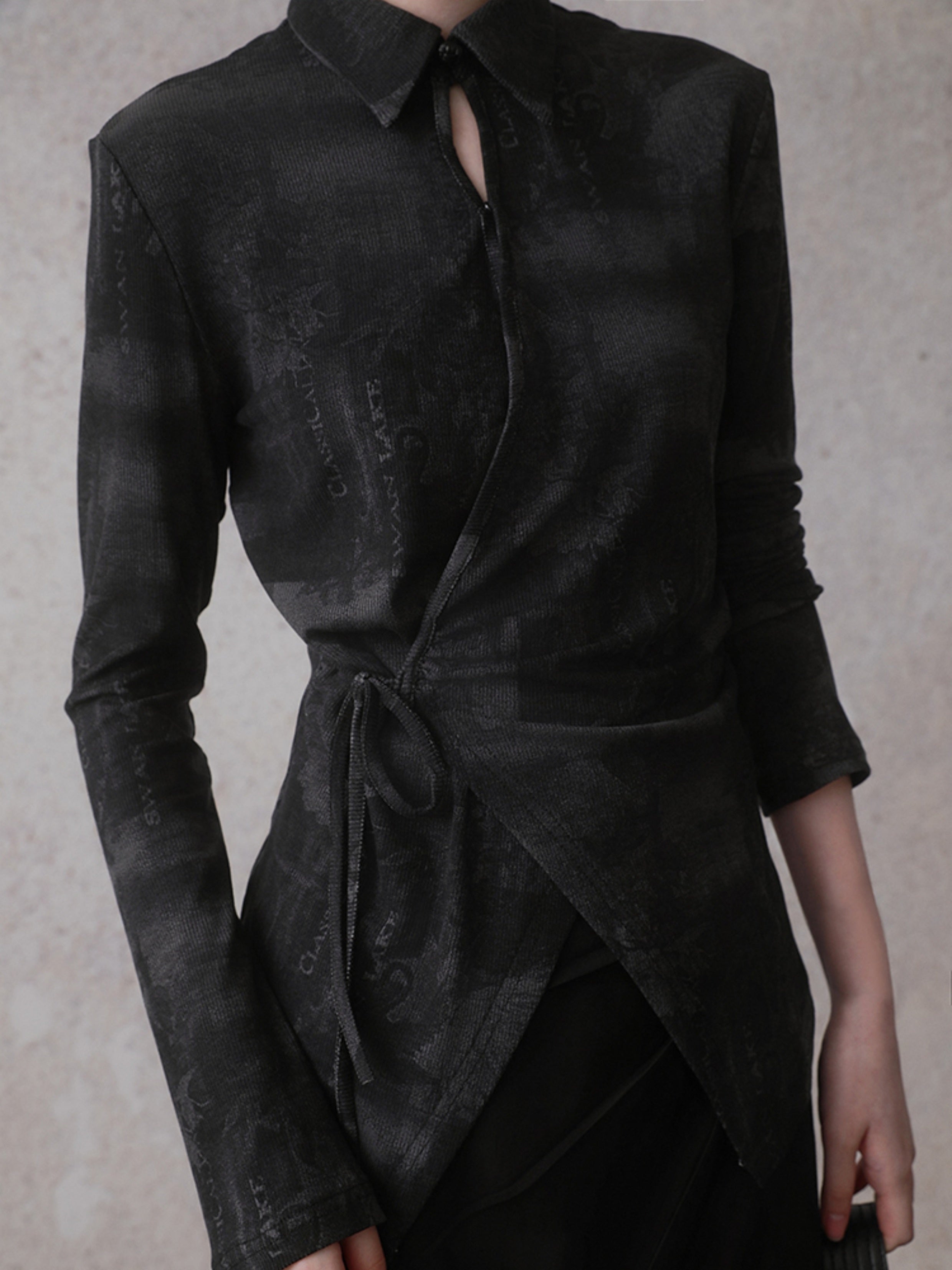 중국 스타일의 기울어 라팔 탑