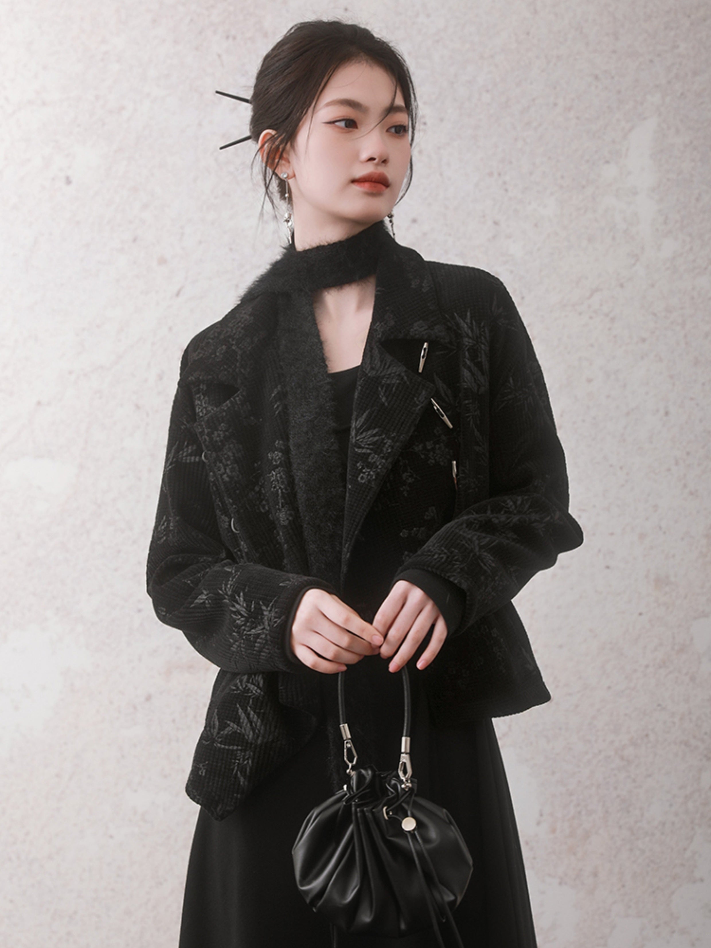 대나무 잎은 엠보싱 된 비스듬한 옷깃 짧은 재킷