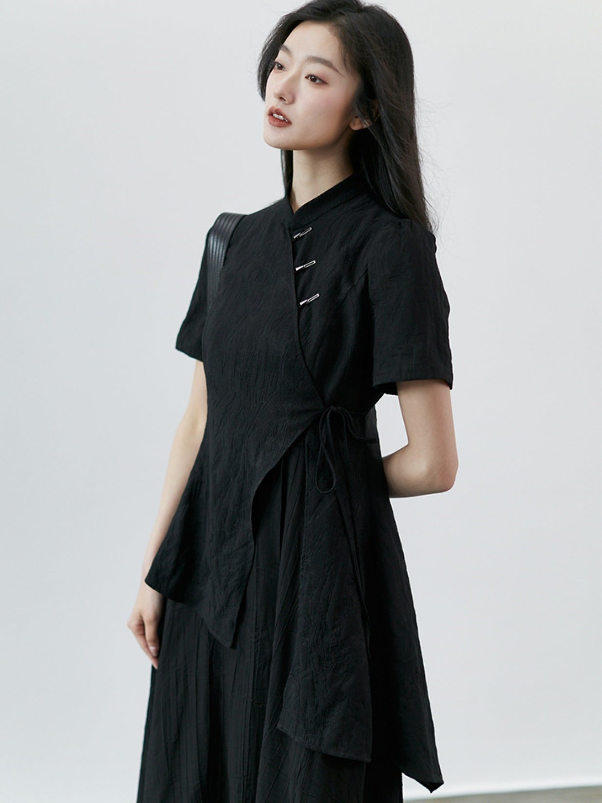 Cachecoeur 맛 스탠드 업 칼라 드레스