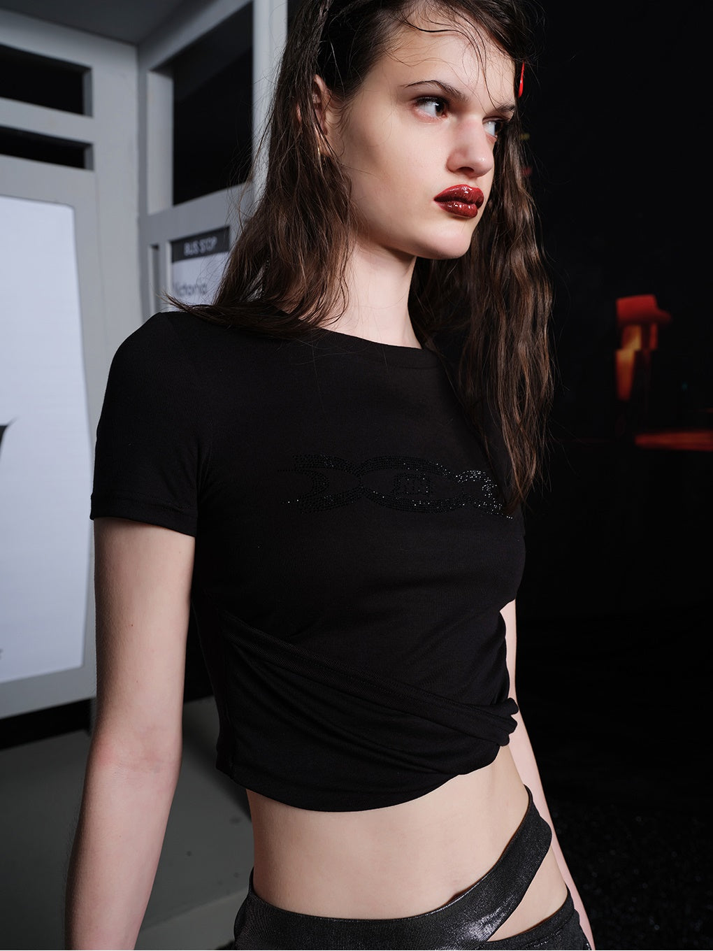 Slim Fit Twist Design Short T-shirt