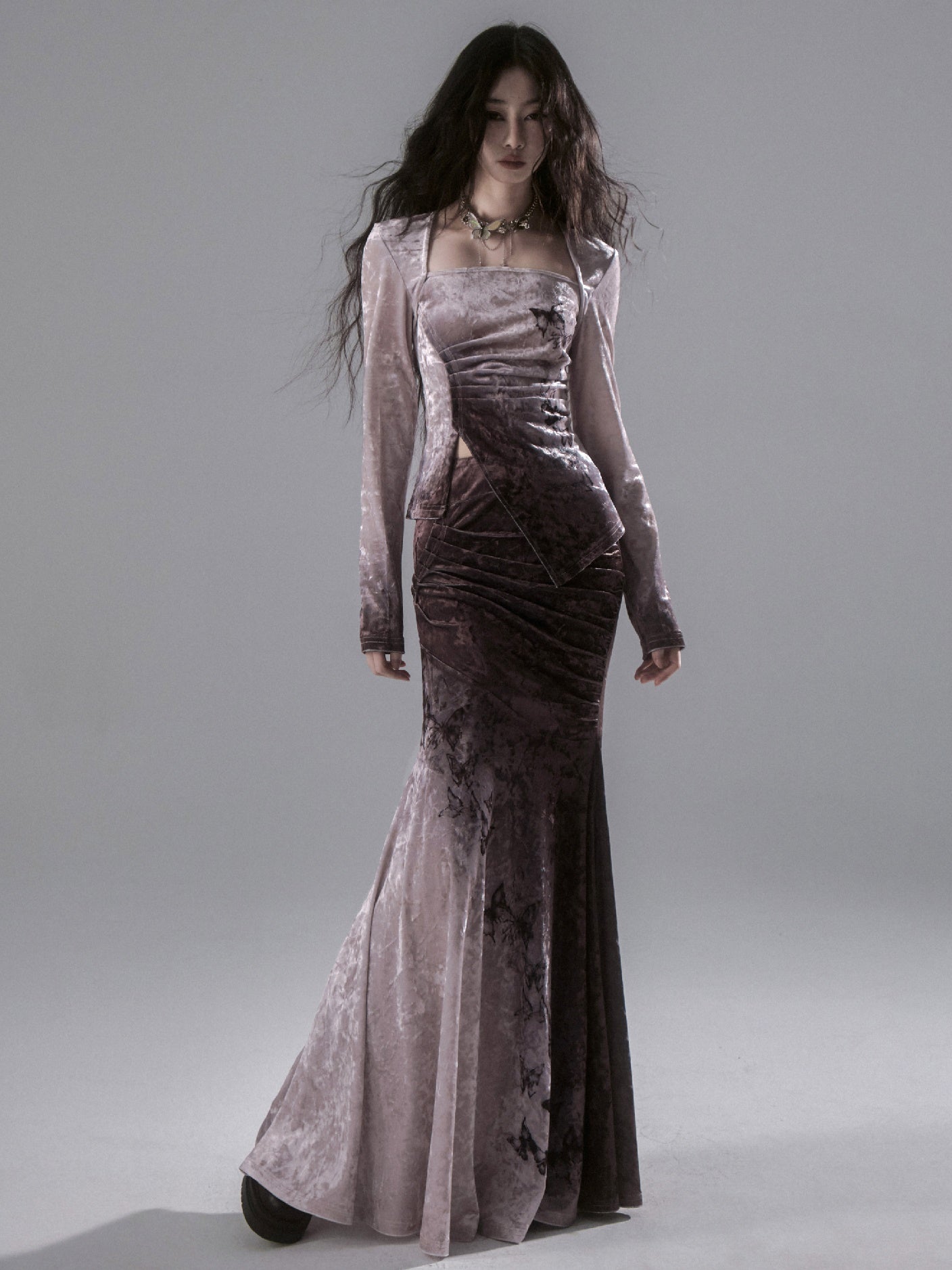 나비 그라디언트 측면 슬릿 벨벳 상단 및 긴 인어 치마