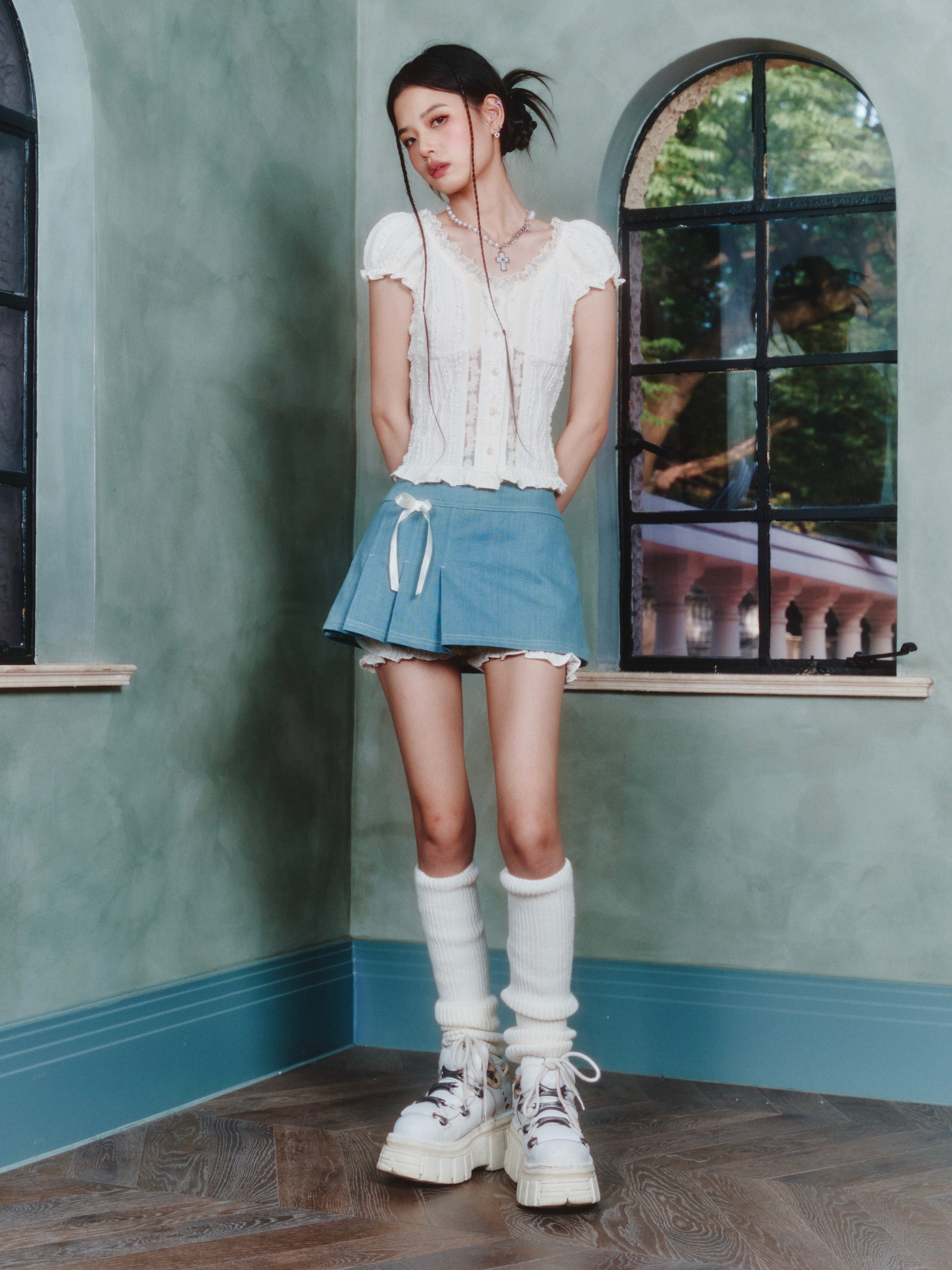 Asymmetrischer Denimrock mit asymmetrischem Falten