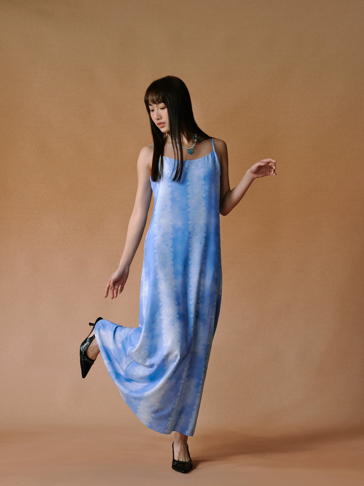 Robe à suspension imprimée en papier en dentelle