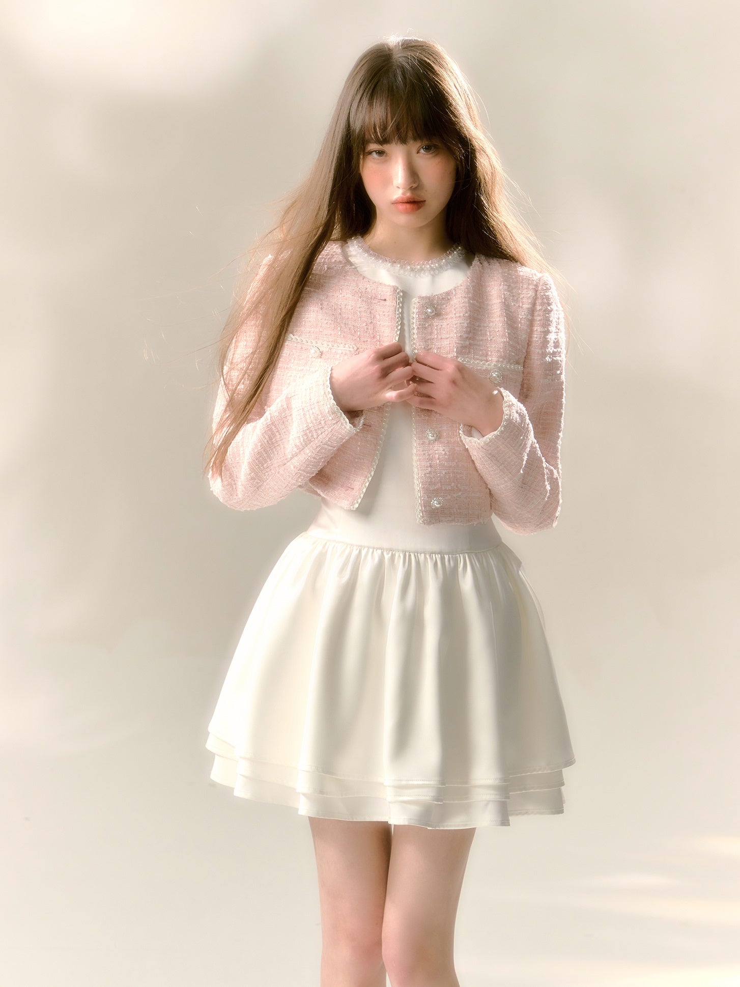 미세한 반짝이 거리는 진주 레이스 스트레이트 꼰 짧은 재킷