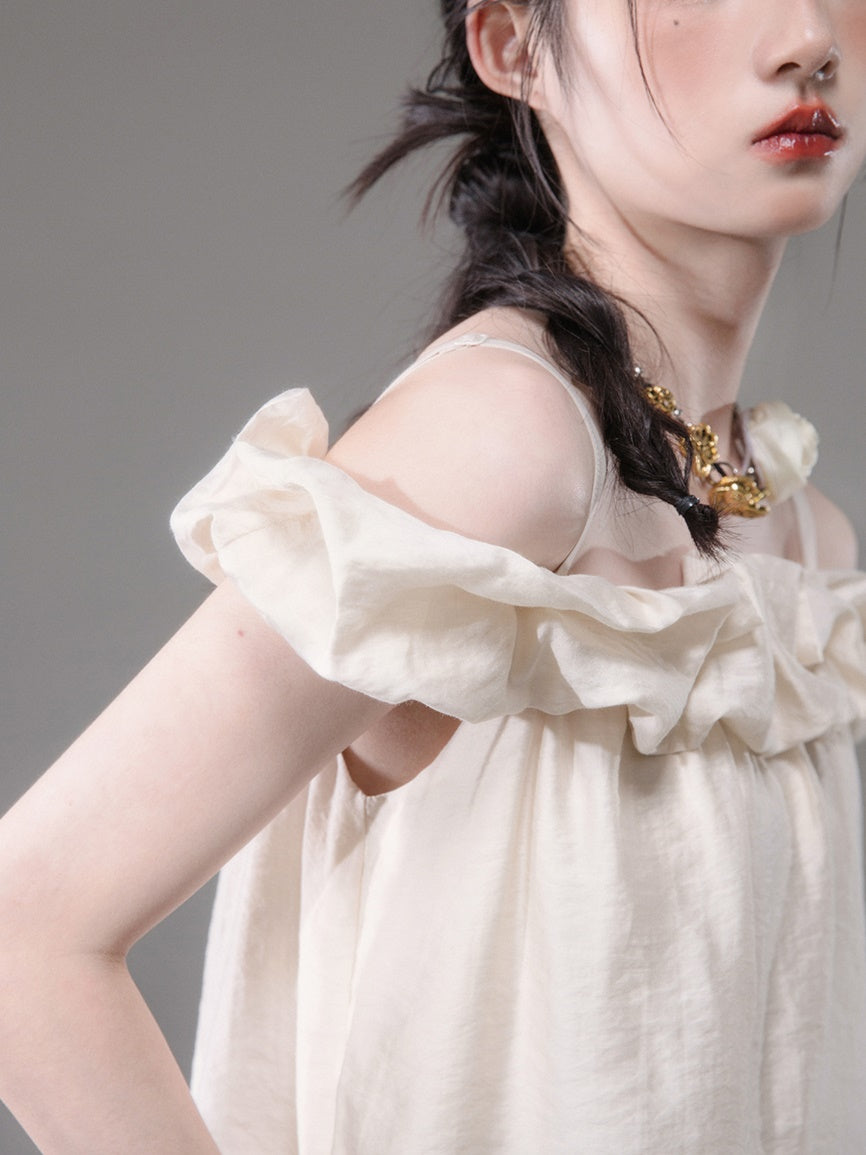 Flower Bud Off-shoulder Shirt & Lace Apron Set-up