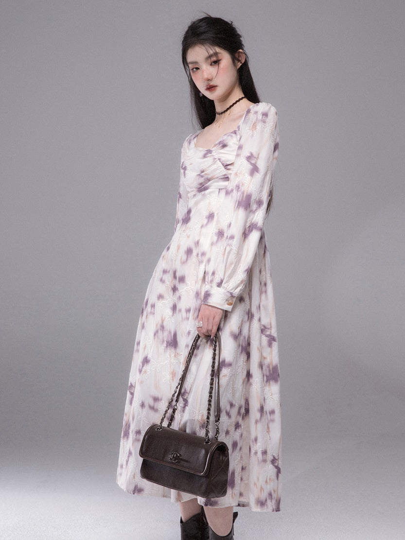 Coffre floral brumeux robe imprimée rassemblée
