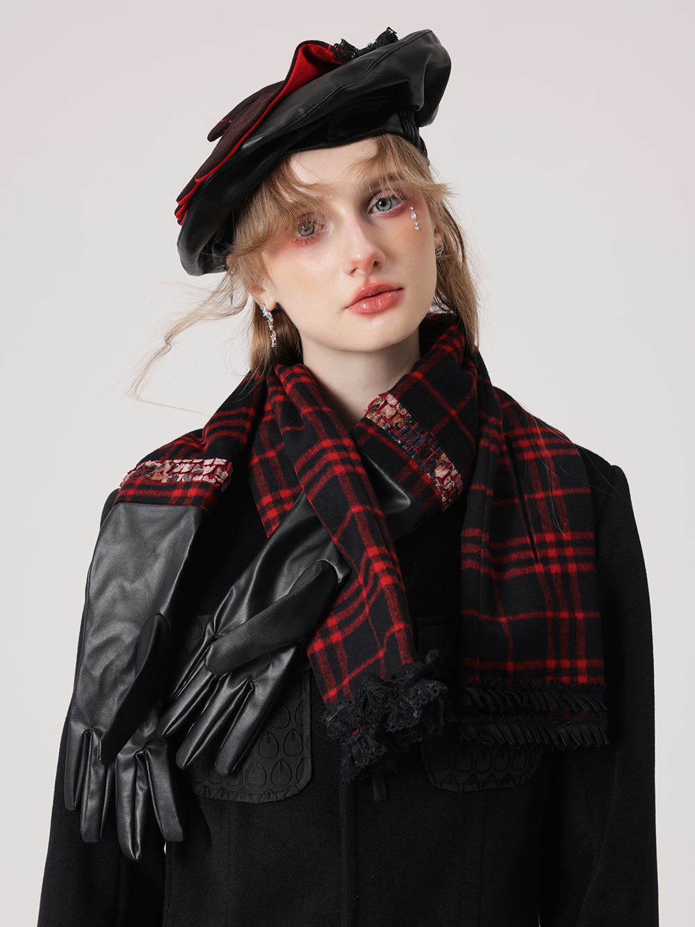 Kontrastkarette Spitzestichhandschuh Baskenbauer & Stola