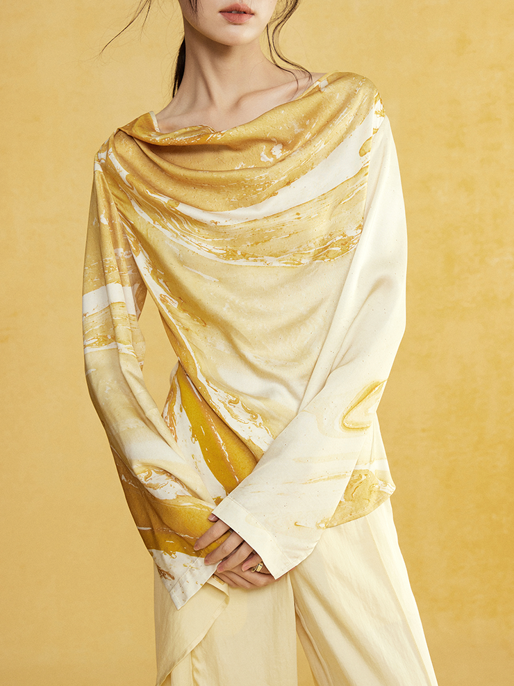 Swing Collar Wide Sleeve Drape Top