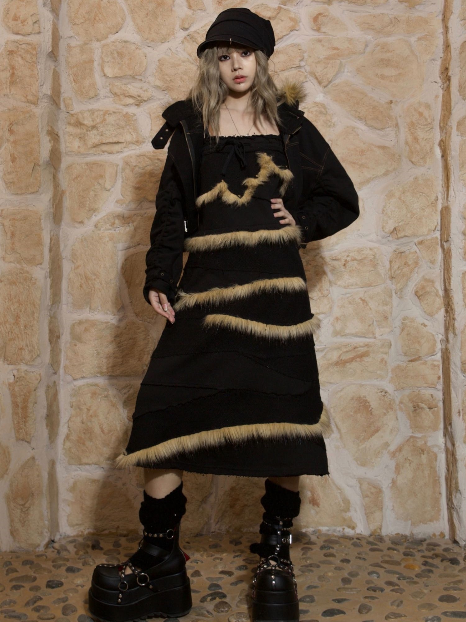 별도의 모피 스티치 스커트