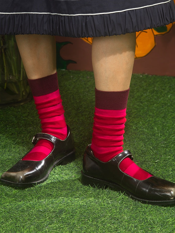Contrast Border Socks