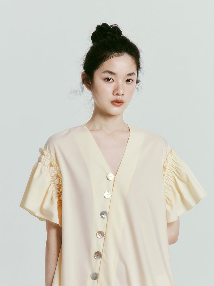 쉘 버튼 v 넥 프릴 원피스